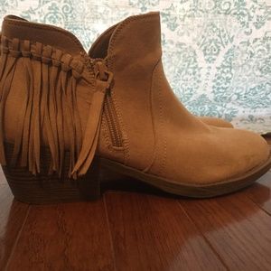 American Eagle Anklet Boots